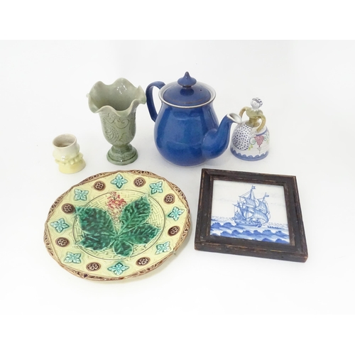 843 - A quantity of assorted ceramics to include a Denby teapot, a majolica plate with leaf detail, a pede... 