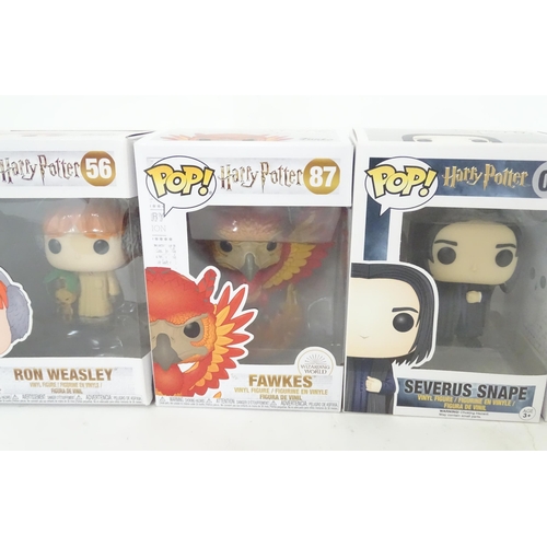 117 - Collectors toys : A quantity of Harry Potter Funko POP! toys to include Ron Weasley, Fawkes, Severus... 