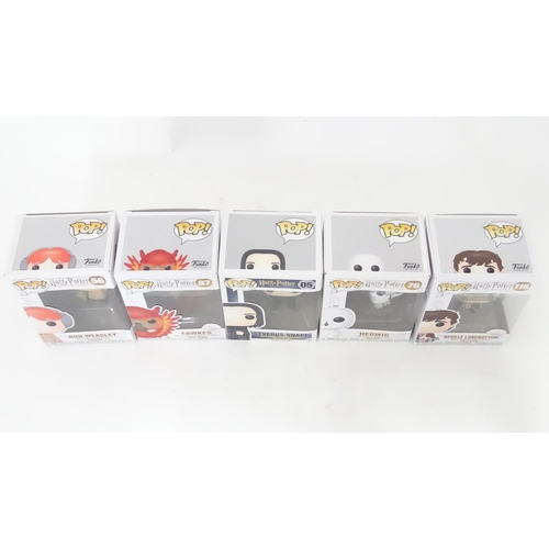 117 - Collectors toys : A quantity of Harry Potter Funko POP! toys to include Ron Weasley, Fawkes, Severus... 