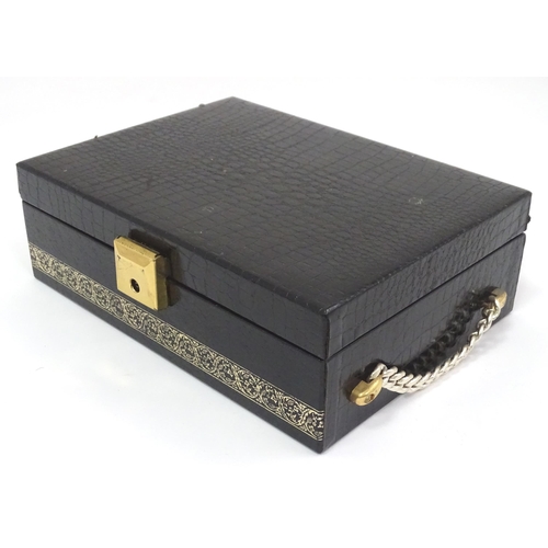 602 - A quantity of assorted costume jewellery to include a three strand bead necklace, a necklace with fa... 