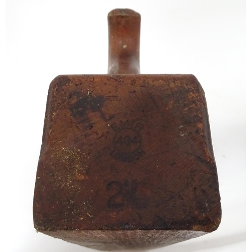 640 - Workshop Tools : a quantity of mid to late 20thC carpentry / woodworking tools to include chisels, p... 