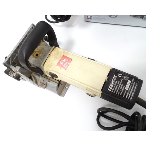 653 - Workshop Tools : an Axminster SLB-9100N tilting biscuit joiner (with manual), together with a Perfor... 