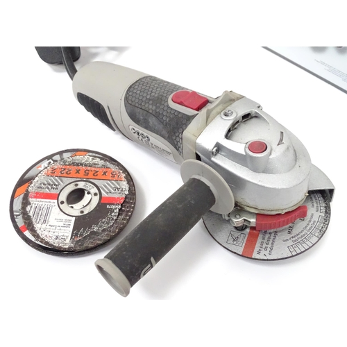 653 - Workshop Tools : an Axminster SLB-9100N tilting biscuit joiner (with manual), together with a Perfor... 