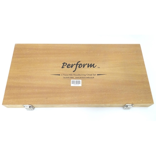 661 - Workshop Tools : a Perform six-piece carpentry chisel set, togther with eight loose examples by Haml... 