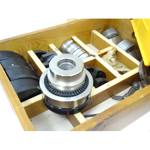 672 - Workshop Tools : a quantity of assorted carpentry / woodworking tools with manuals, to include Axmin... 