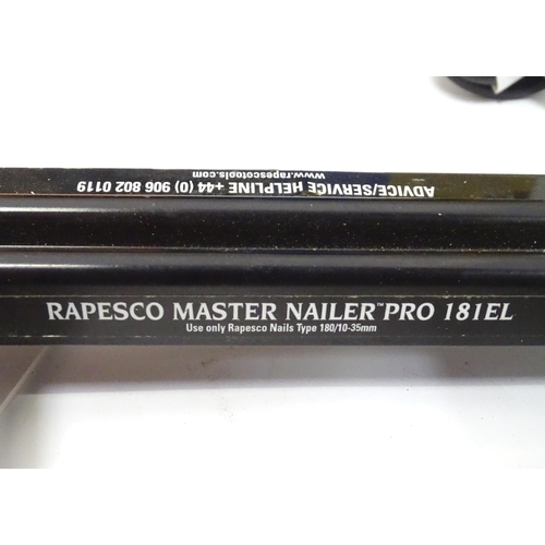 689 - Workshop Tools : a cased Axminster 6-22mm air stapler with manual, together with a cased Axminster 1... 