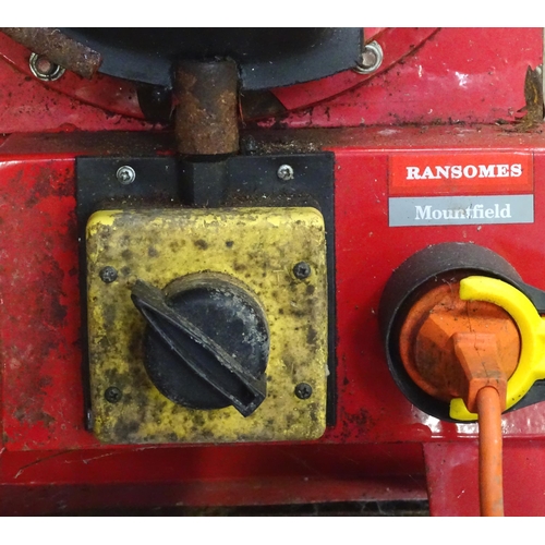 692 - Workshop / Garden Tool : A Ransomes MUNCHER portable garden shredder, approx 50 1/2