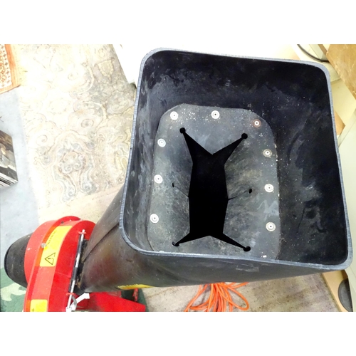 692 - Workshop / Garden Tool : A Ransomes MUNCHER portable garden shredder, approx 50 1/2