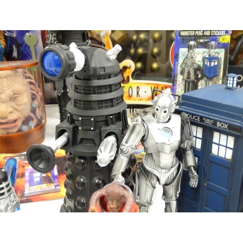 734 - Toys: A quantity of Doctor Who figures to include the 10th Doctor, Tardis', Daleks, Cassandra, Jundo... 