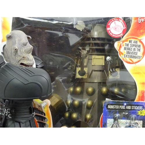 734 - Toys: A quantity of Doctor Who figures to include the 10th Doctor, Tardis', Daleks, Cassandra, Jundo... 