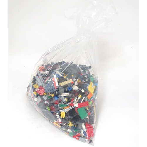 789 - Toys: A quantity of Lego to include bricks, wheels and figures etc.