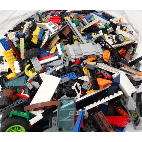 789 - Toys: A quantity of Lego to include bricks, wheels and figures etc.