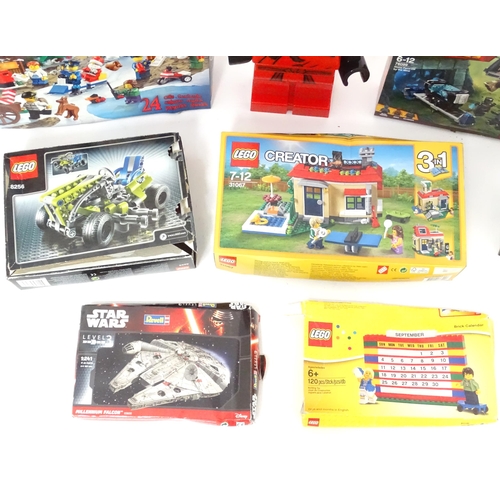 817 - Toys : a quantity of assorted Lego, boxed examples including Marvel Super Heroes, Creator, Technic, ... 