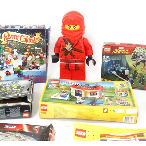 817 - Toys : a quantity of assorted Lego, boxed examples including Marvel Super Heroes, Creator, Technic, ... 