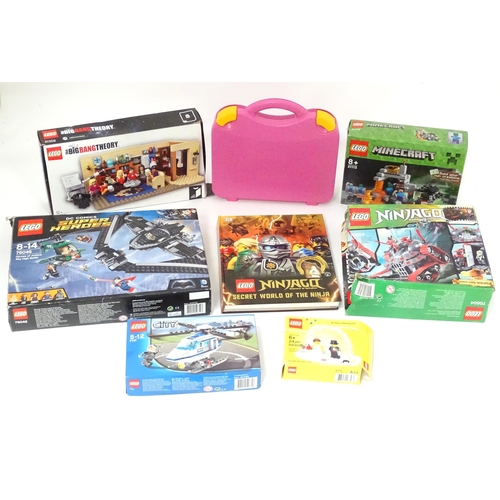 889 - Toys : a quantity of assorted Lego , boxed examples to include Minecraft, The Big Bang Threory, City... 