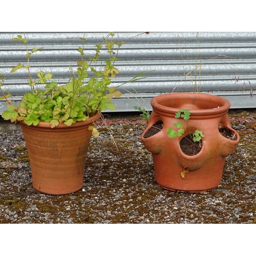 909 - Garden & Architectural : a terracotta strawberry planter, together with a terracotta planter of tape... 