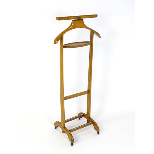 31 - A Harrods valet stand/ dumb butler. Approx. 44