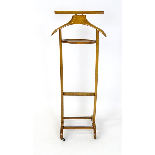 31 - A Harrods valet stand/ dumb butler. Approx. 44