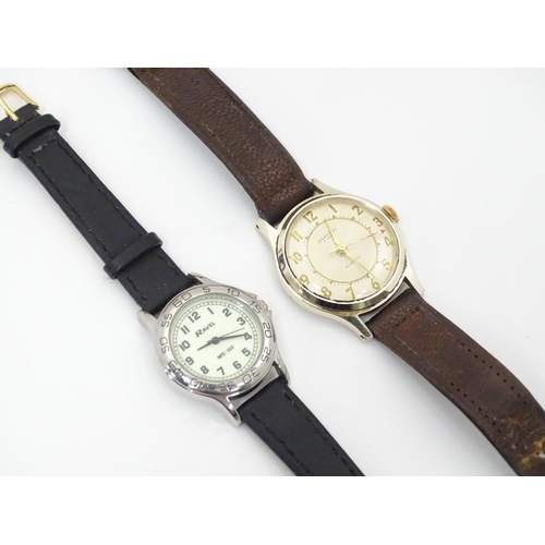 324 - A quantity of assorted items, comprising a 1953 Queen Elizabeth II coronation crown / five shillings... 