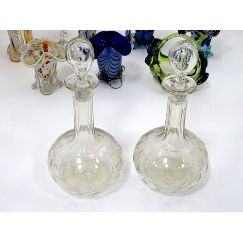 864 - A quantity of assorted glassware to include decanters, baskets, Swarovski crystal figurine, Dartingt... 