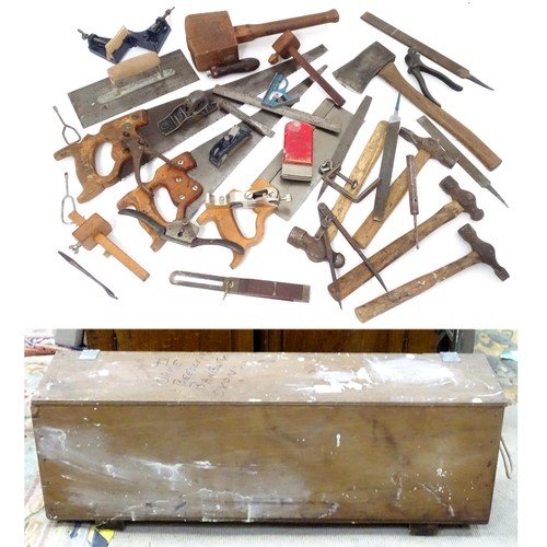 610 - Workshop Tools : a carpenter's toolbox containing a quantity of hand saws, bullnose planes, spoke sh... 