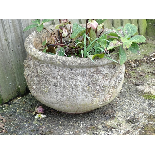 829 - Garden & Architectural : a reconstituted stone planter, approx 13