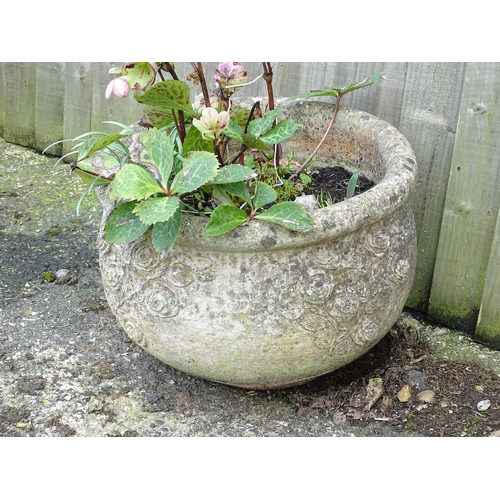 829 - Garden & Architectural : a reconstituted stone planter, approx 13