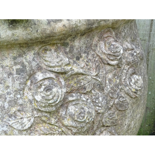 829 - Garden & Architectural : a reconstituted stone planter, approx 13