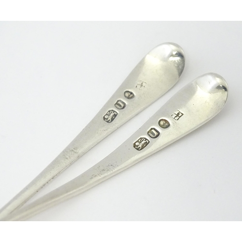 333 - A pair of Geo III silver salt spoons hallmarked London 1795, maker Peter & Ann Bateman. Approx. 4