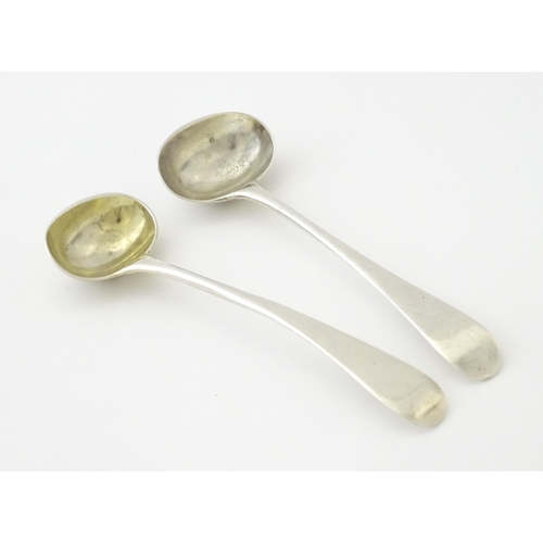 333 - A pair of Geo III silver salt spoons hallmarked London 1795, maker Peter & Ann Bateman. Approx. 4