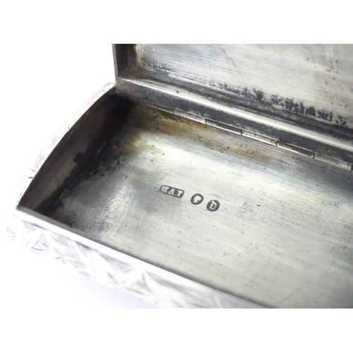 336 - A Victorian silver snuff box with engraved decoration hallmarked Birmingham 1878, maker Hilliard & T... 