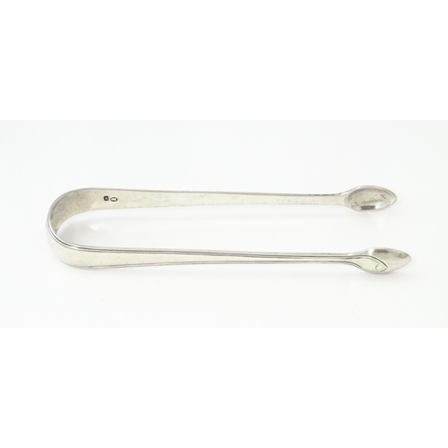 354 - Geo III silver thread pattern sugar tongs by George Smith & William Fearn. Approx. 5 1/2