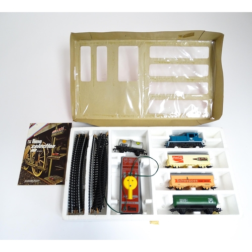 846 - Toys - Model Train / Railway Interest : A boxed Lima HO scale / gauge train set, no. 8614A, to inclu... 