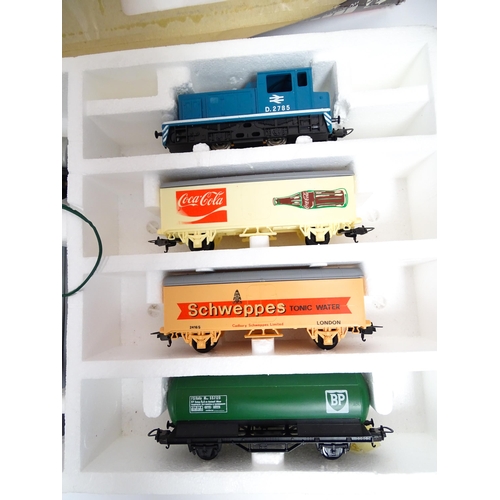 846 - Toys - Model Train / Railway Interest : A boxed Lima HO scale / gauge train set, no. 8614A, to inclu... 