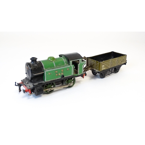 852 - Toys - Model Train / Railway Interest : A Hornby O gauge Type 101 0-4-0 clockwork tank locomotive LN... 