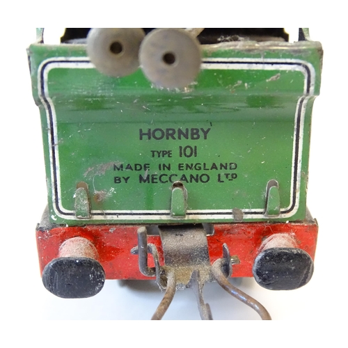 852 - Toys - Model Train / Railway Interest : A Hornby O gauge Type 101 0-4-0 clockwork tank locomotive LN... 