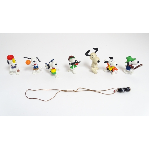 861 - Toys: A quantity of Snoopy United Feature Syndicate Inc items to include plush Snoopy and Woodstock ... 