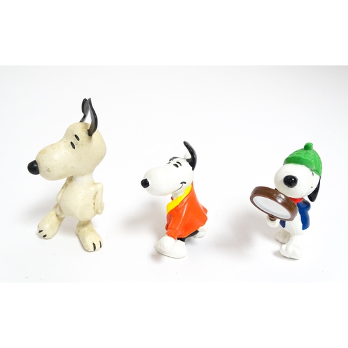 861 - Toys: A quantity of Snoopy United Feature Syndicate Inc items to include plush Snoopy and Woodstock ... 