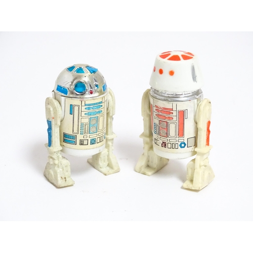 867 - Collector's Toys : Two GMFGI Star Wars action figures / models comprising Artoo-Deetoo / R2-D2 1977 ... 