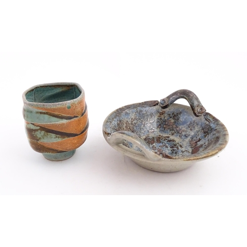 189 - Two items of studio pottery to include a Jeff Oestreich small footed vase with geometric detail, wit... 