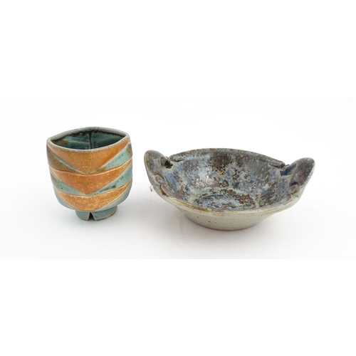 189 - Two items of studio pottery to include a Jeff Oestreich small footed vase with geometric detail, wit... 