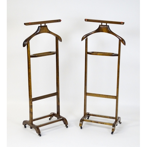 1631 - A pair of mid 20thC dumb butlers / valet stands. Each approx. 45