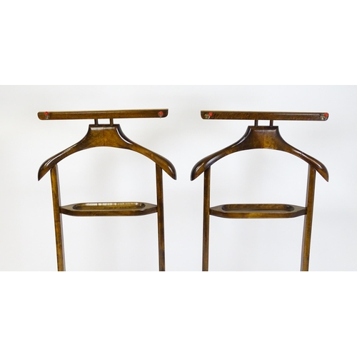 1631 - A pair of mid 20thC dumb butlers / valet stands. Each approx. 45