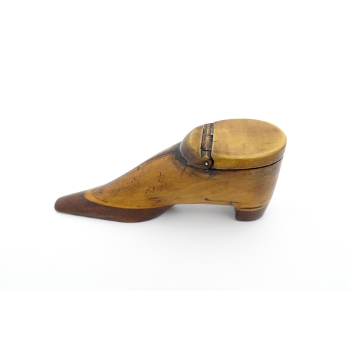 1196 - Treen : A 19thC shoe snuff box of slender form with hinged lid and inlaid detail. Approx. 4