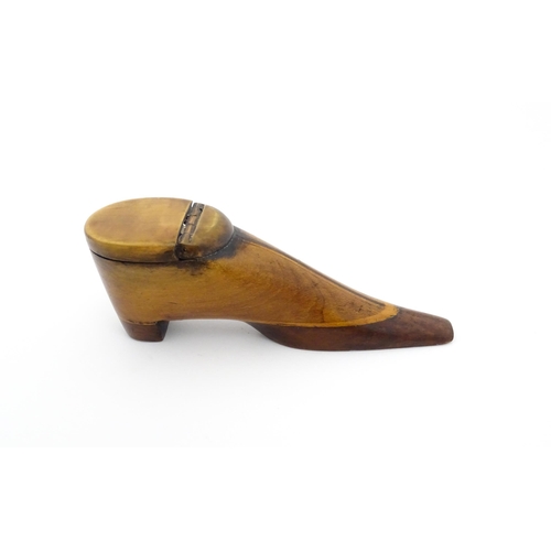 1196 - Treen : A 19thC shoe snuff box of slender form with hinged lid and inlaid detail. Approx. 4