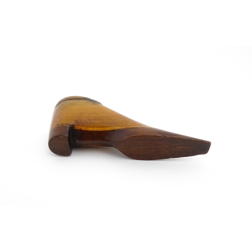 1196 - Treen : A 19thC shoe snuff box of slender form with hinged lid and inlaid detail. Approx. 4