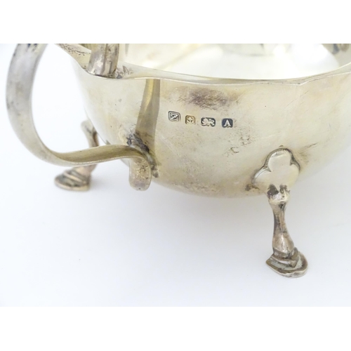 324 - A silver sauce boat hallmarked Birmingham 1925 maker A & J Zimmerman Ltd. Approx 6