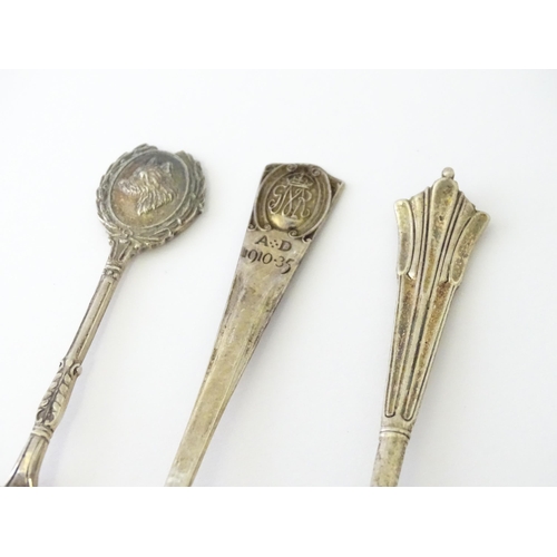 350 - A quantity of assorted silver items to include ice tongs hallmarked Sheffield 1912, maker Joseph Rod... 