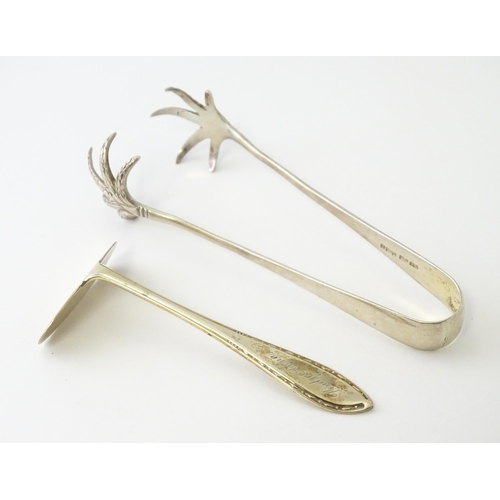 350 - A quantity of assorted silver items to include ice tongs hallmarked Sheffield 1912, maker Joseph Rod... 