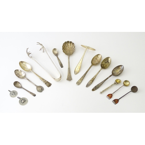 350 - A quantity of assorted silver items to include ice tongs hallmarked Sheffield 1912, maker Joseph Rod... 